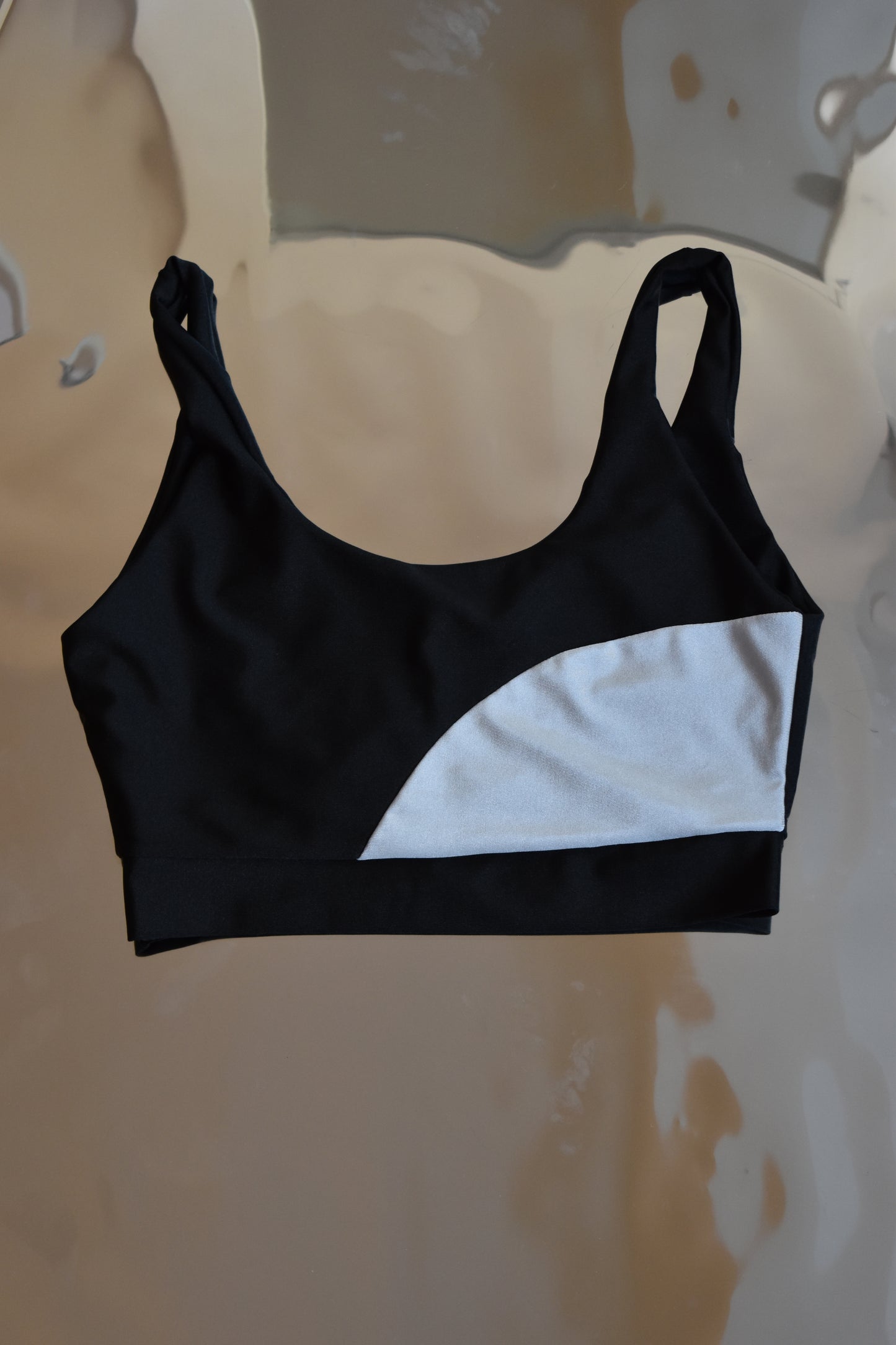 TOP OVAL NEGRO/PLATA/