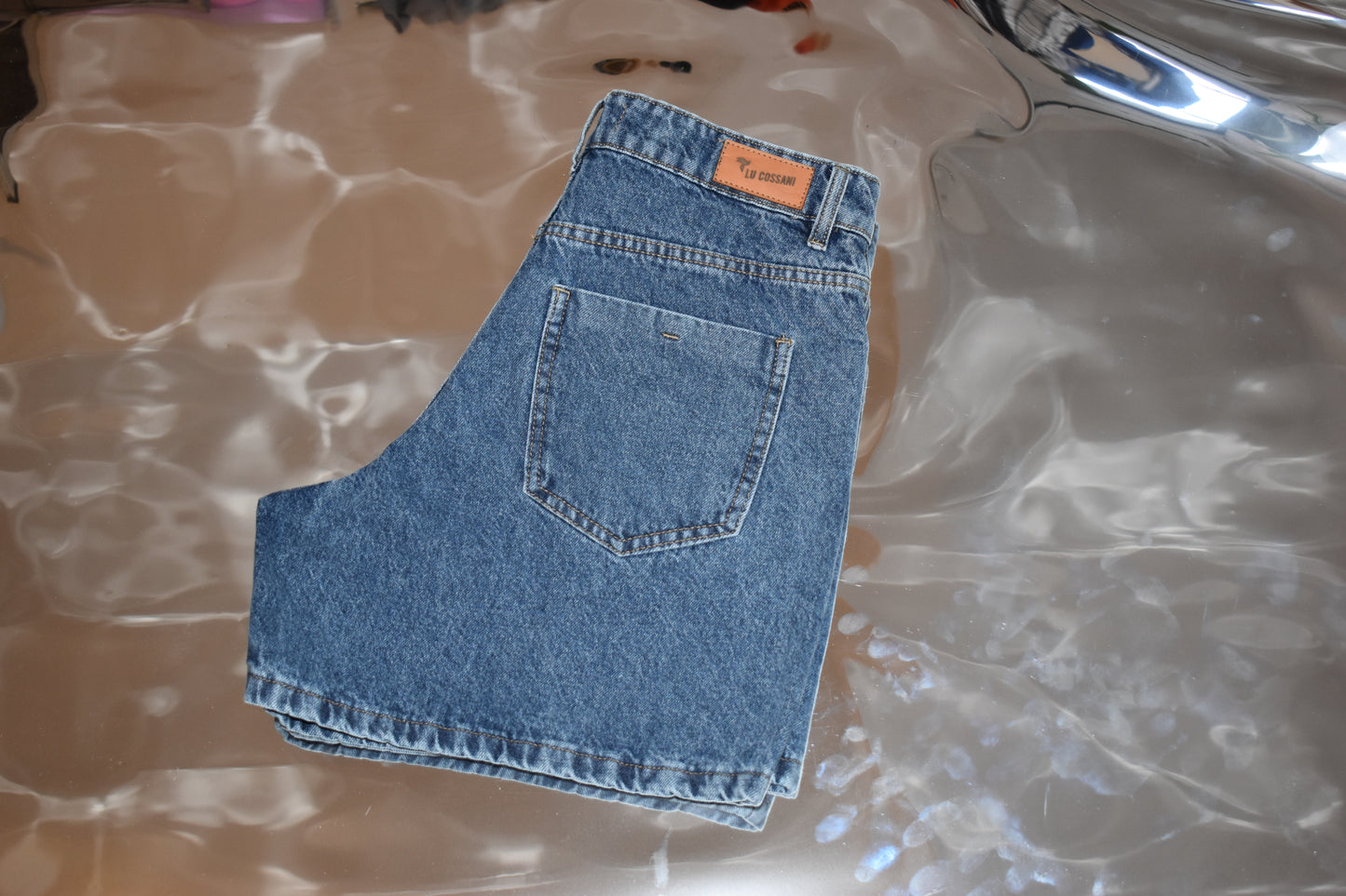 Short denim