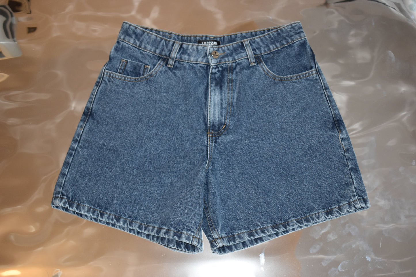 Short denim