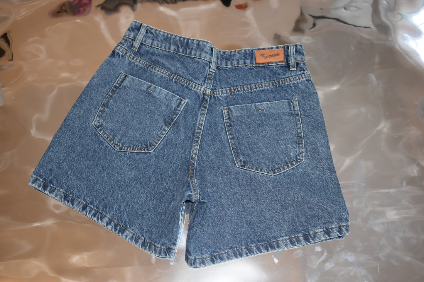 Short denim