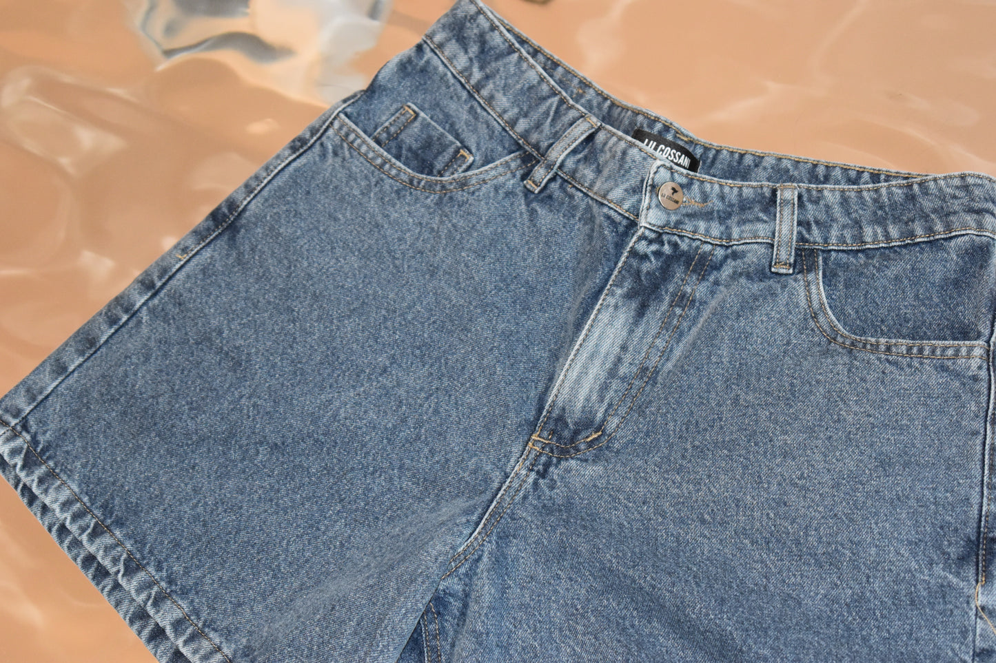 Short denim