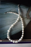 Collar white glass
